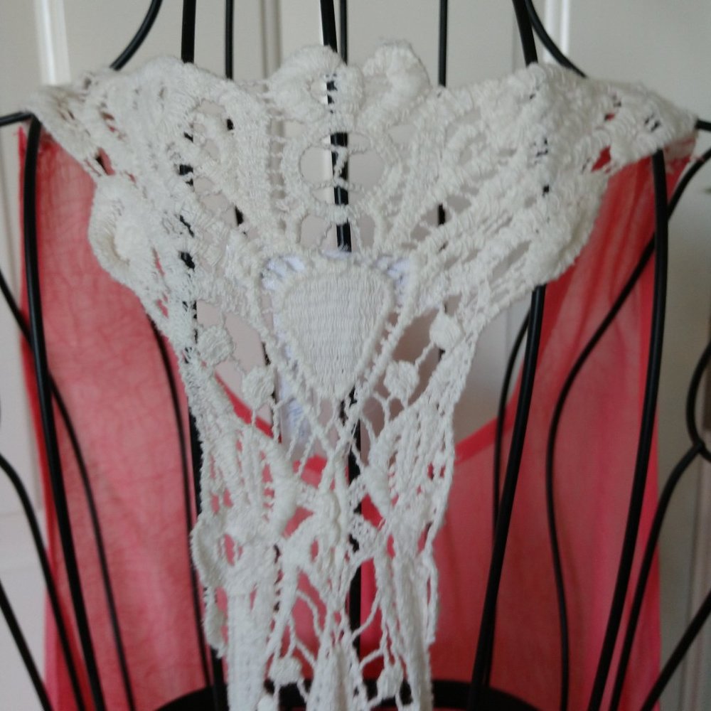 Beautiful & Sheer Flowing Tank Top - Picture 4 of 5